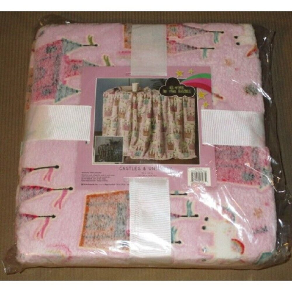 New Unicorns & Castles Glow in the Dark Plush Gift Fleece Throw Blanket Pink NIP - Picture 2 of 2